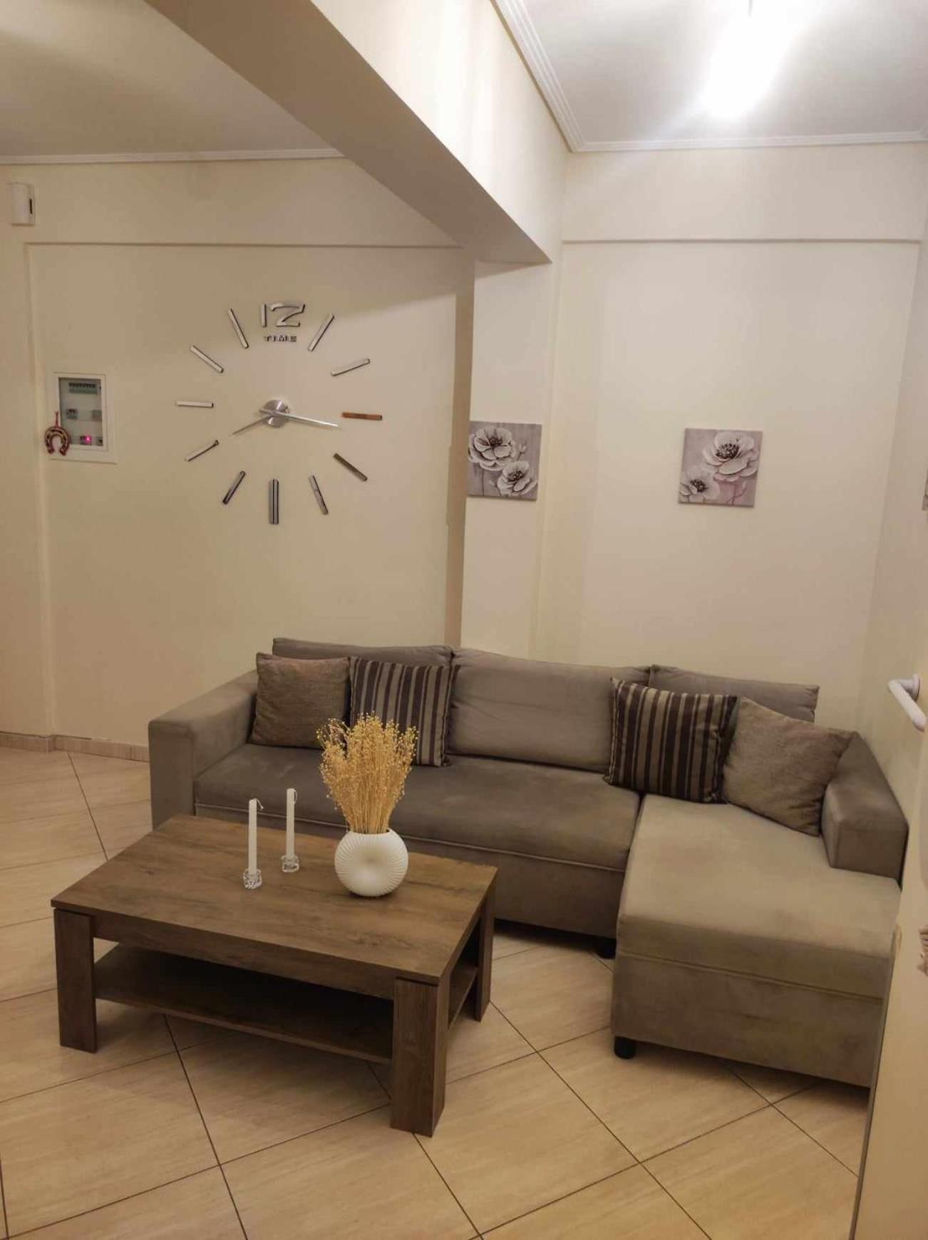 Apartamento Ομορφο Διαμερισμα Στο Κεντρο Της Πολης Με Παρκιν Tríkala Exterior foto